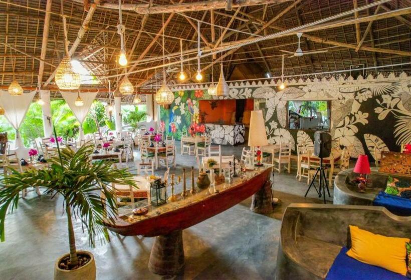 בית מלון כפרי Tropical Oasis Boutique