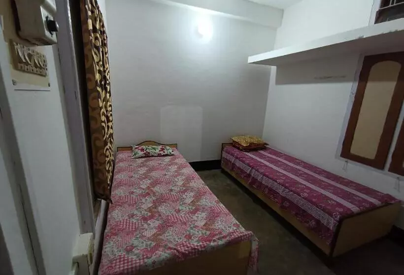 پانسیون Ajanta Lodge