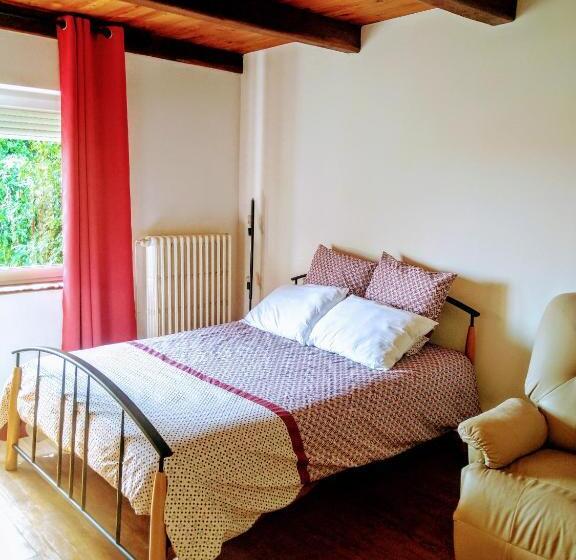 פנסיון Chez Jul