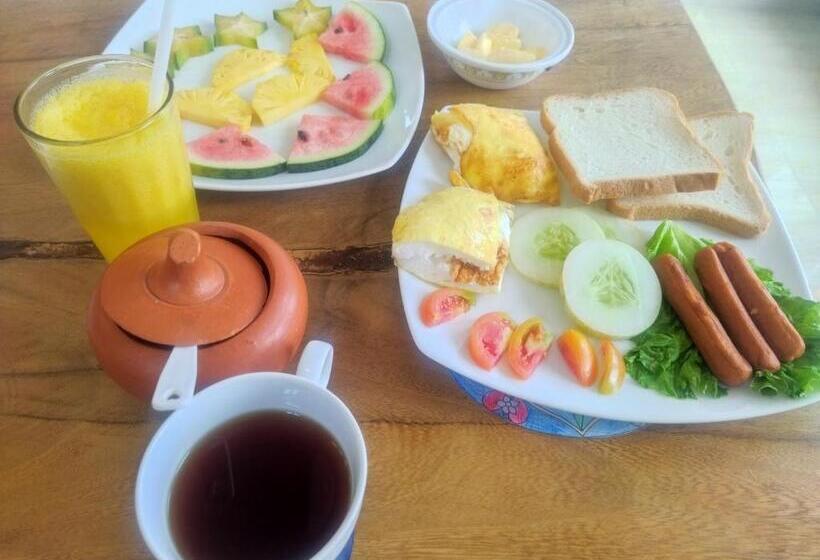 פנסיון Plastic Bottle House   Dune Towers