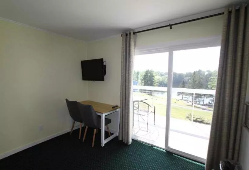 ホテル Beach Cove Waterfront Inn