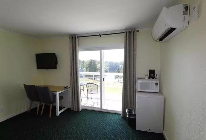 ホテル Beach Cove Waterfront Inn