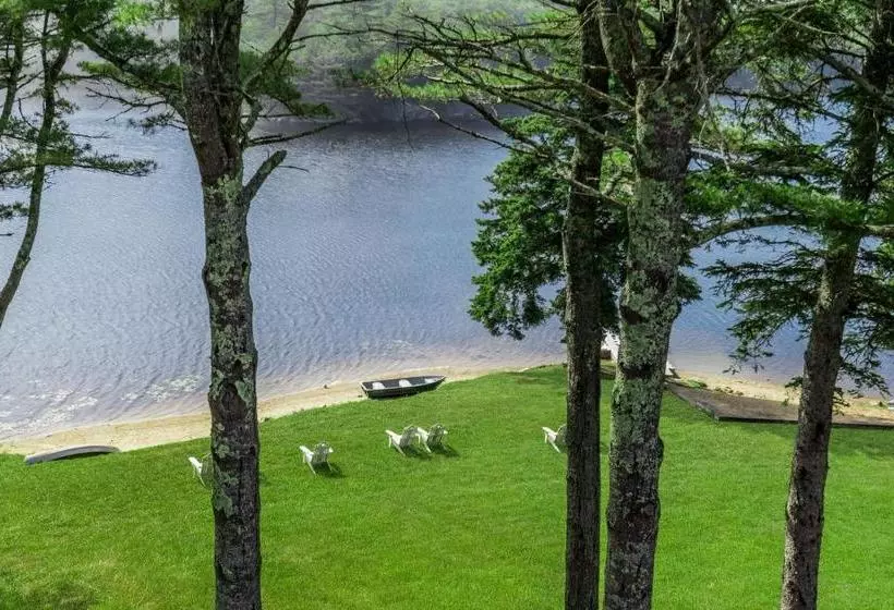 ホテル Beach Cove Waterfront Inn