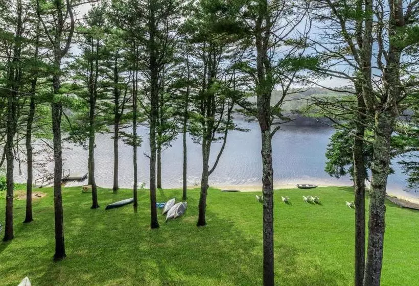 ホテル Beach Cove Waterfront Inn