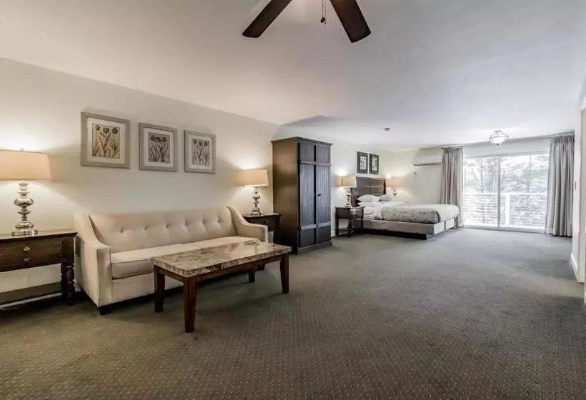 ホテル Beach Cove Waterfront Inn