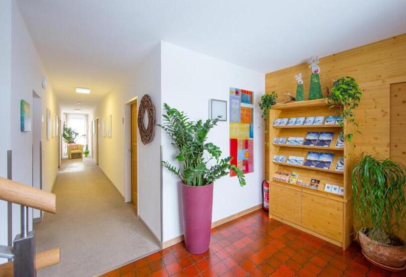 فندق Garni Landhaus Gitti