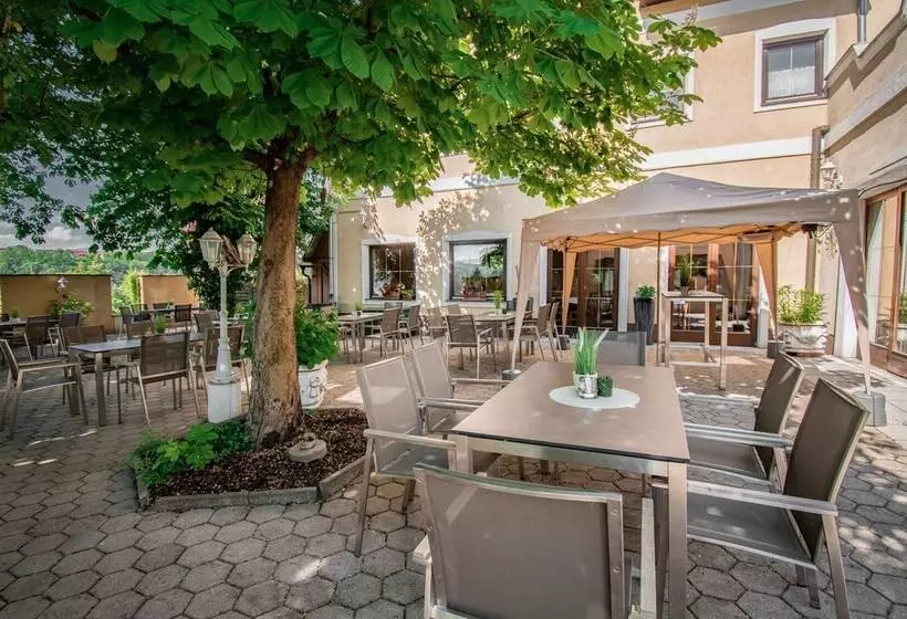 فندق Gasthof Pöchhacker