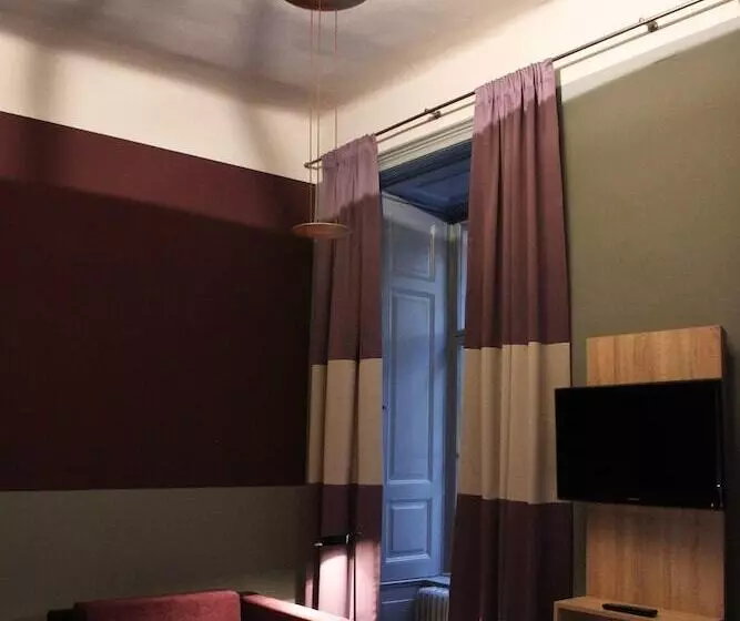 هتل Saint Shermin Bed Breakfast & Champagne