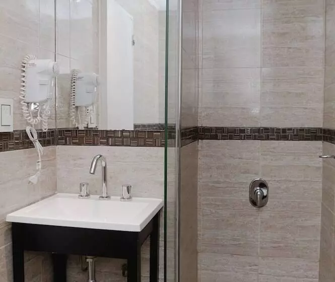 هتل Tucuman Palace