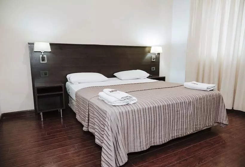 هتل Tucuman Palace