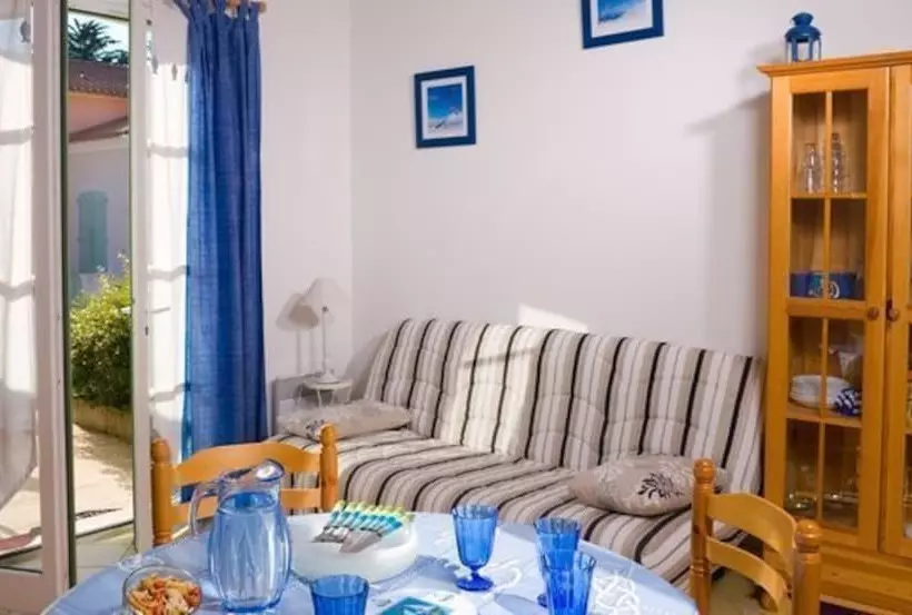 Les Mas De Saint Hilaire