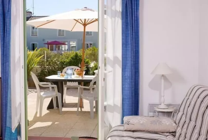 Les Mas De Saint Hilaire