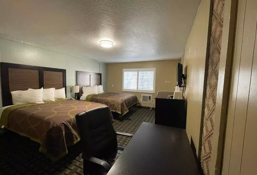 Мотель Pinewood Inn