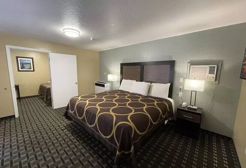 Мотель Pinewood Inn