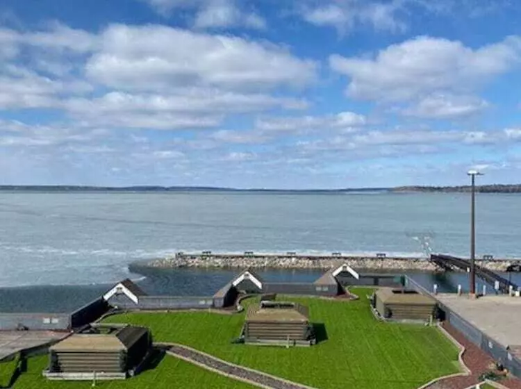 渡假胜地  Chase On The Lake