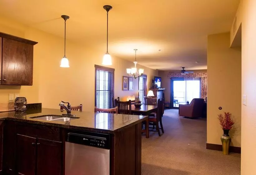 渡假胜地  Chase On The Lake