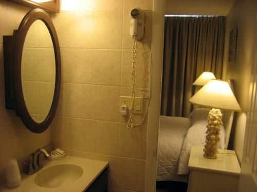 منتجع The Diplomat Beach Club Suites