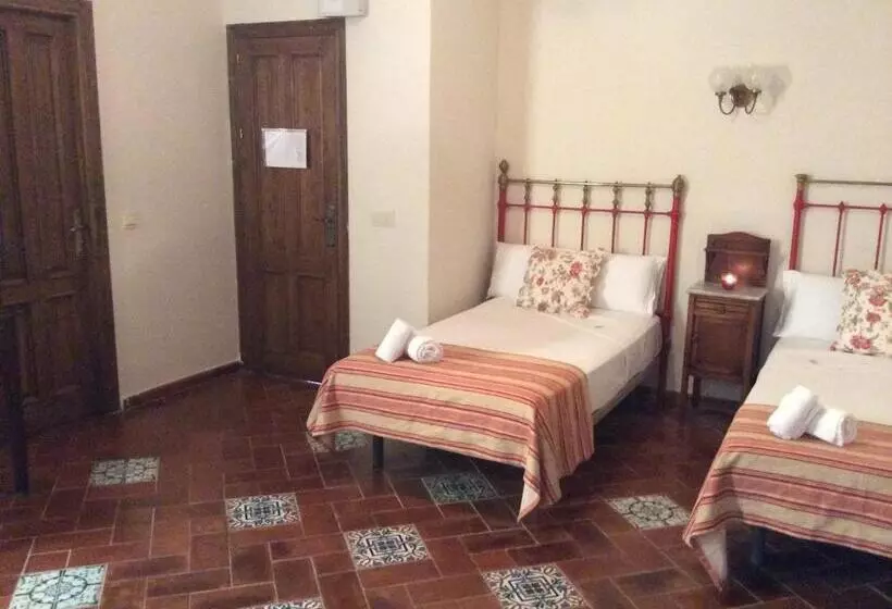 簡易ホテル Nüa Santa Cruz