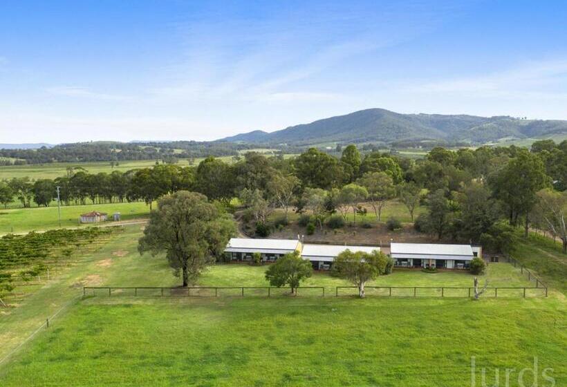 בית מלון כפרי Pokolbin Farm Stay