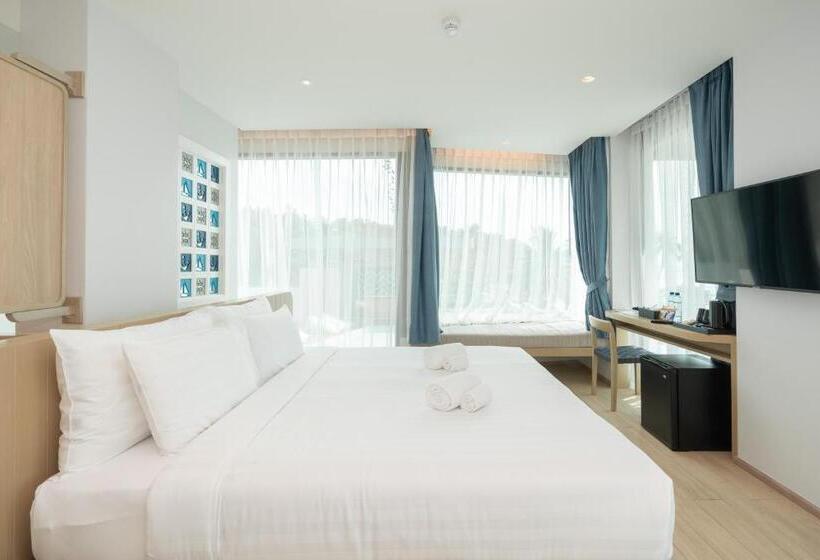 هتل Panwaburi Beachfront Resort