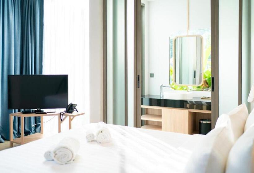 هتل Panwaburi Beachfront Resort