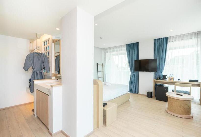 هتل Panwaburi Beachfront Resort