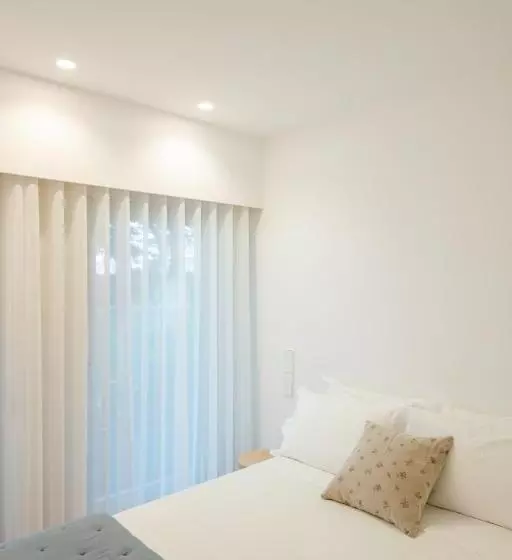 ペンション 70 S Wood House