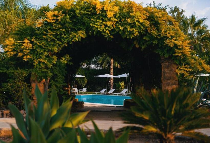 Bed and Breakfast Emesh Boutique Suite