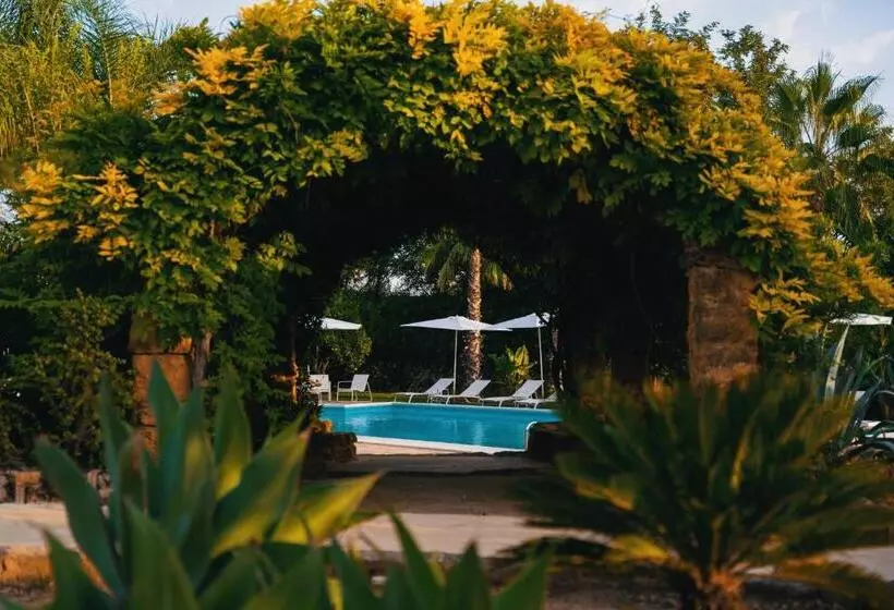 Bed and Breakfast Emesh Boutique Suite