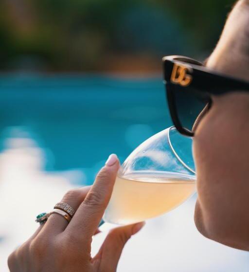 Bed and Breakfast Emesh Boutique Suite