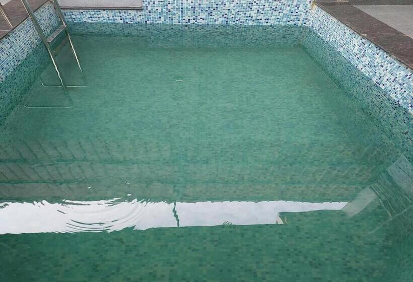 مبيت وإفطار Nitya Eco Resort & Farmhouse