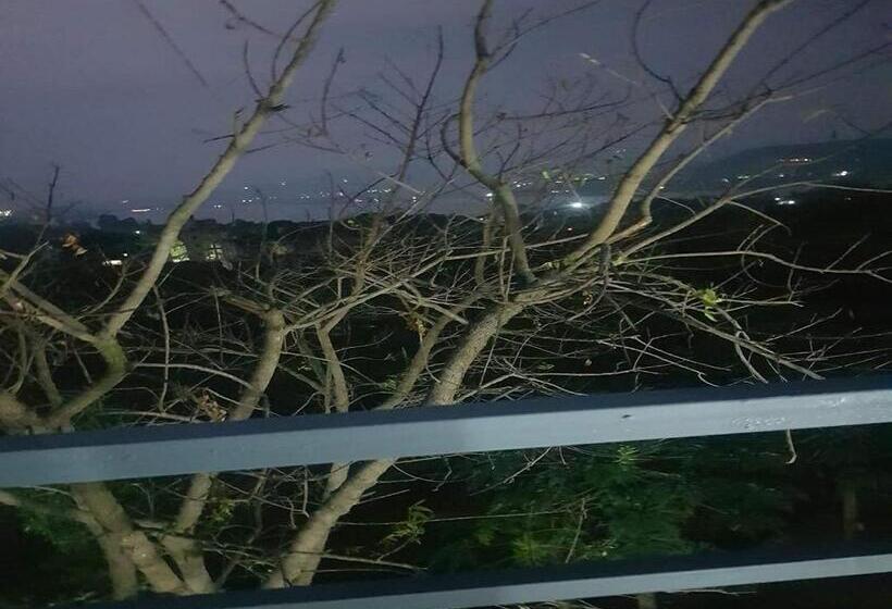 مبيت وإفطار Nitya Eco Resort & Farmhouse