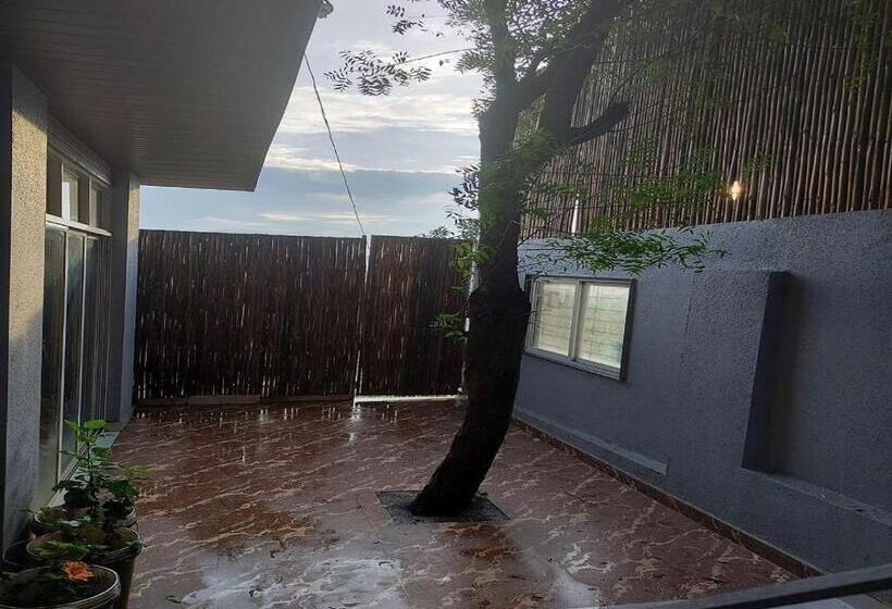 مبيت وإفطار Nitya Eco Resort & Farmhouse