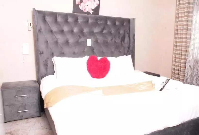 ホテル Gold Crown International