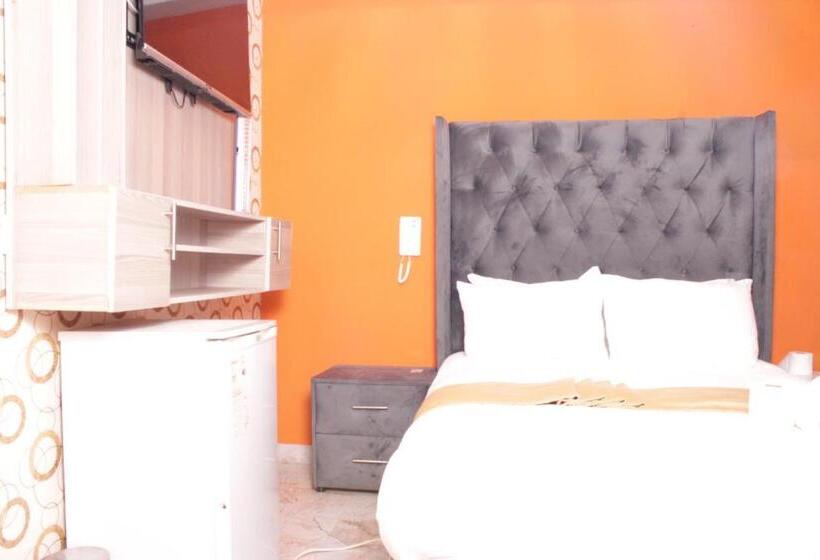 בית מלון כפרי Gold Crown International