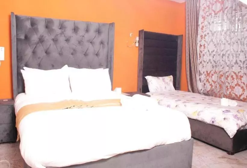 ホテル Gold Crown International