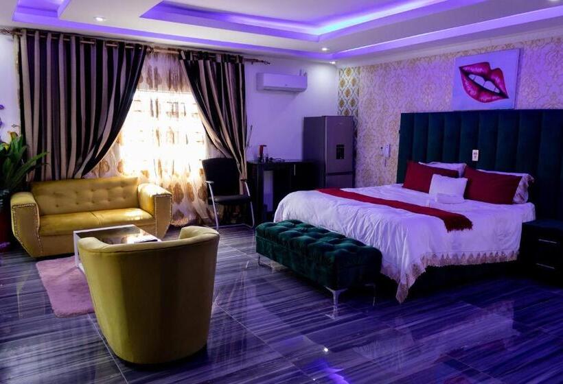 בית מלון כפרי Gold Crown International