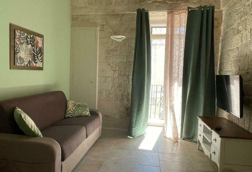 ペンション Antico Corso 74