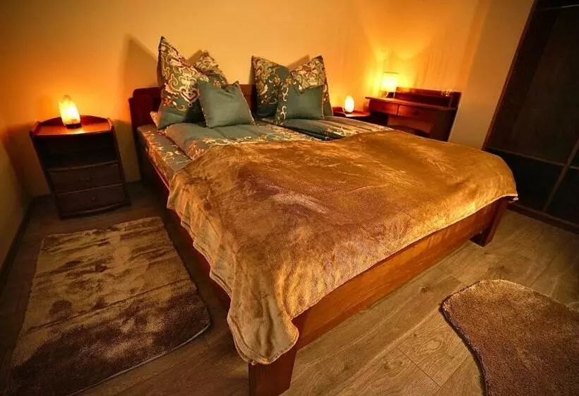 Aamiaismajoitus (B&B) Bacchus Pub és Panzió