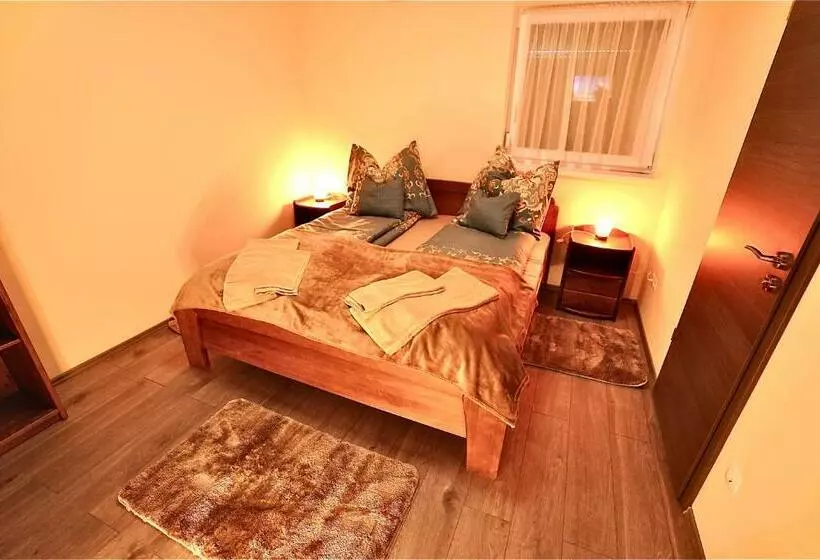 Aamiaismajoitus (B&B) Bacchus Pub és Panzió