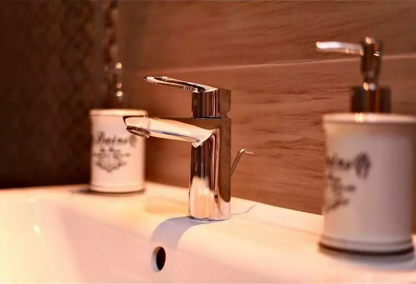 Aamiaismajoitus (B&B) Bacchus Pub és Panzió