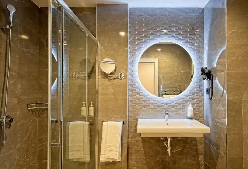 Hotelli DWO Yuste Alcalá