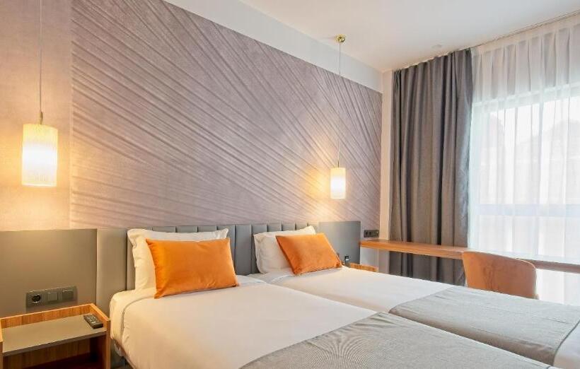 Hotel DWO Yuste Alcalá