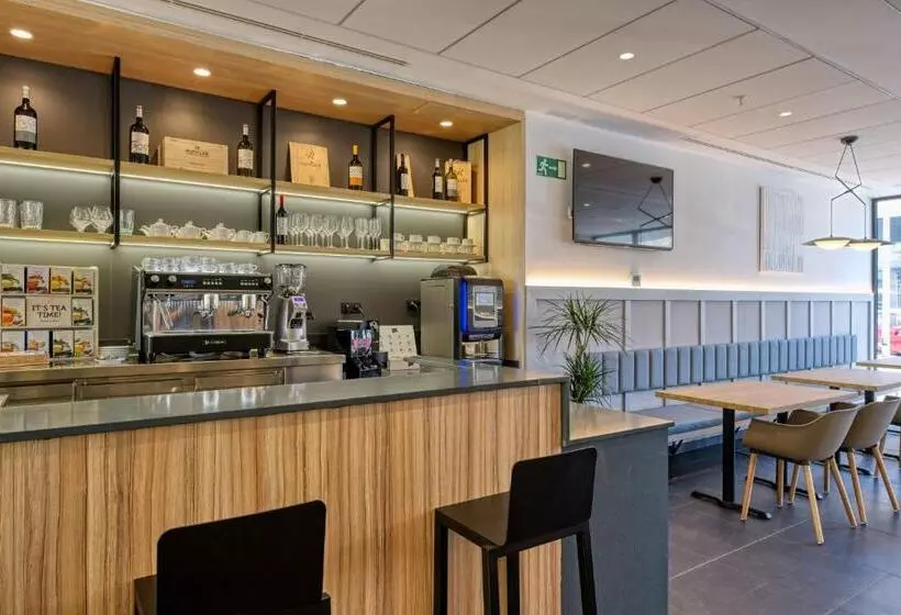 Hotelli DWO Yuste Alcalá