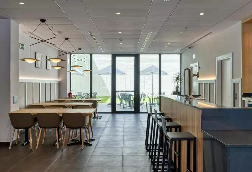 Hotelli DWO Yuste Alcalá