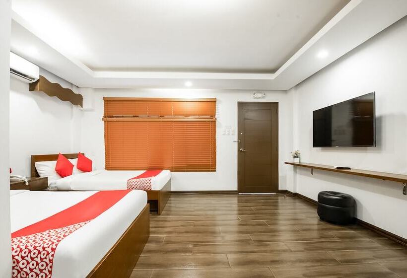 ホテル Oyo 839 Monte Bianco Boutique