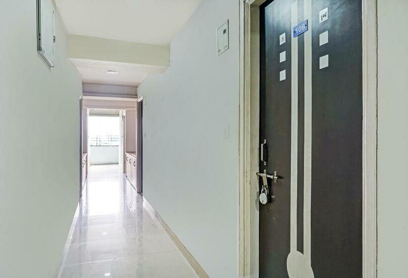 Отель Oyo Flagship 83987 Hariprasad Lodge