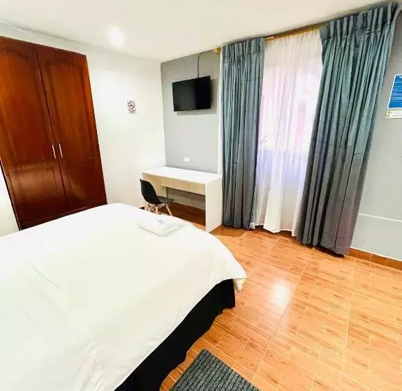 Accel Hotel La Quinta