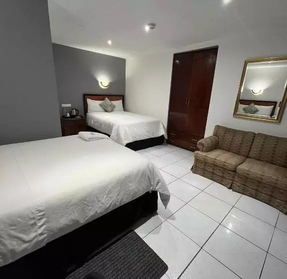 Accel Hotel La Quinta