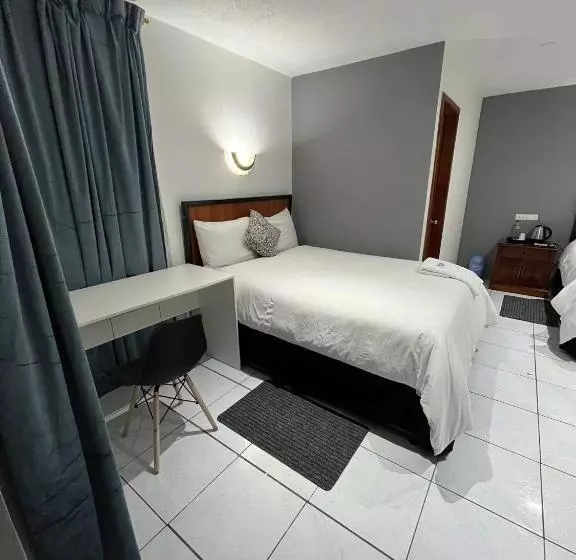 Accel Hotel La Quinta